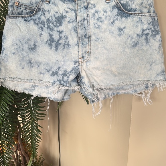 Levi’s Acid Wash Cutoff Jean Shorts Frayed Hem High Rise Custom Distressed 90s - Picture 6 of 16